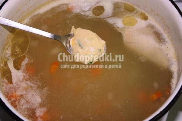 куриный суп с сырными клецками