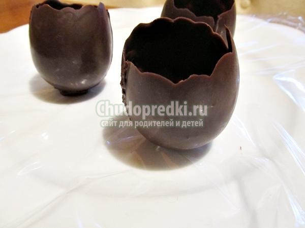 шоколадное яйцо со сметанным желе