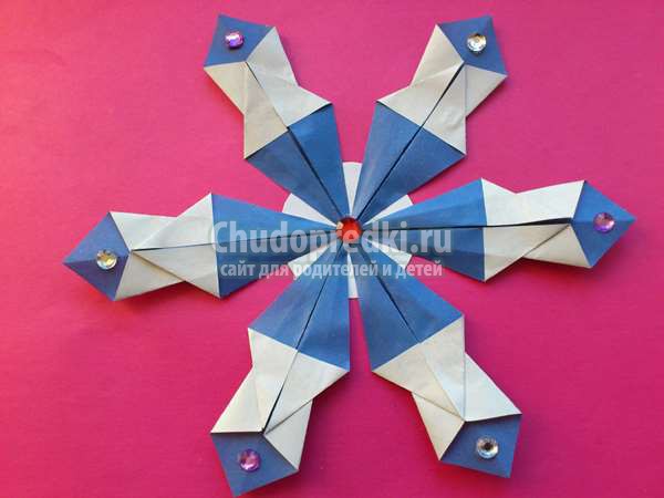 Снежинка  оригами