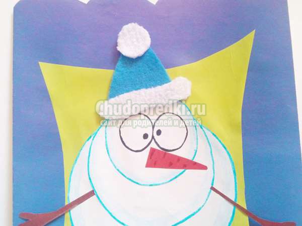 Новогодняя открытка со снеговичком