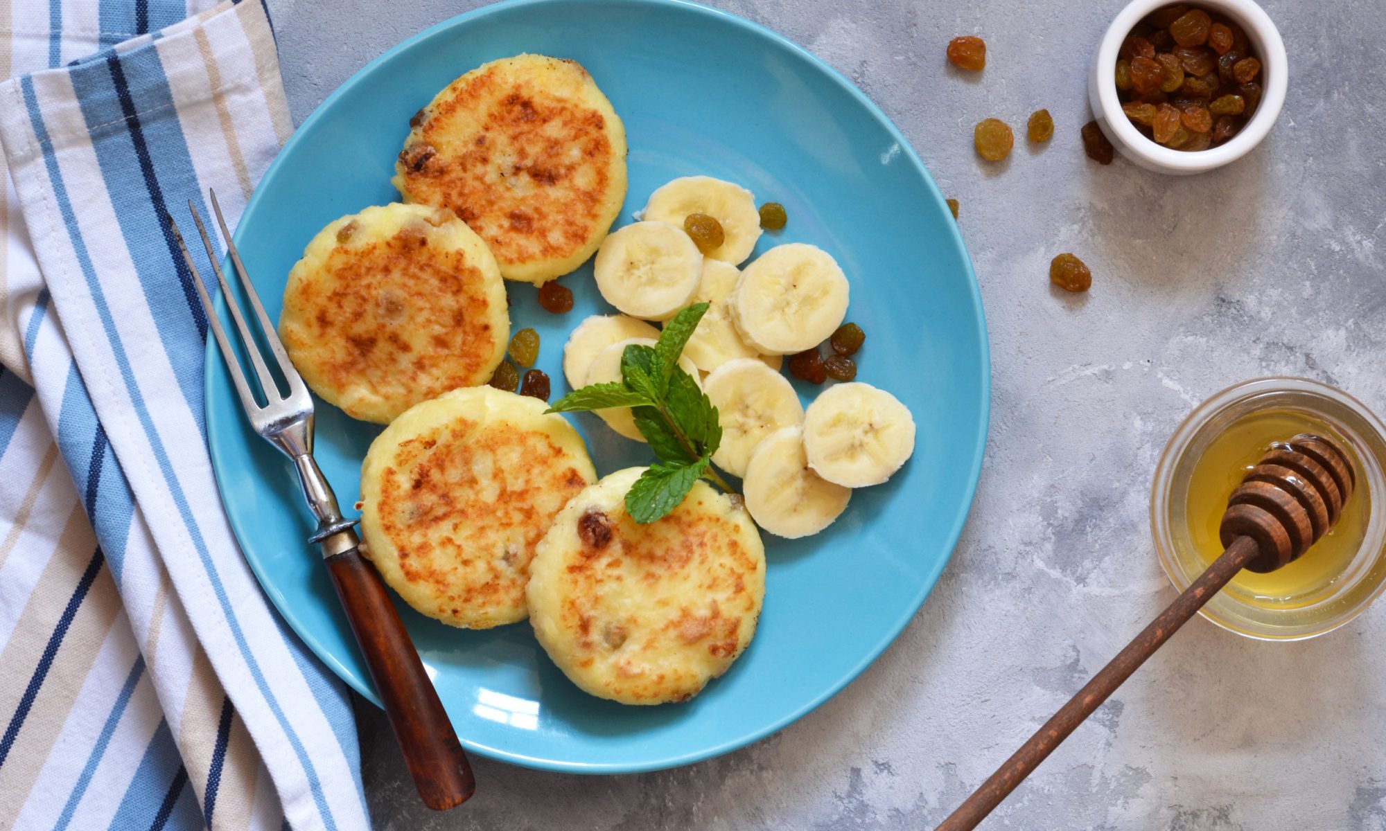 Нежные творожные сырники с бананом на завтрак